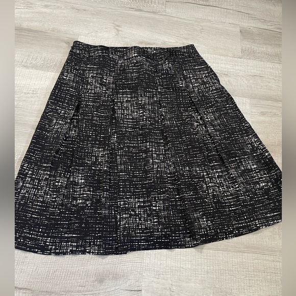 NEW “old money” Kenneth Cole knee length black and white classy women’s skirt - Picture 3 of 5